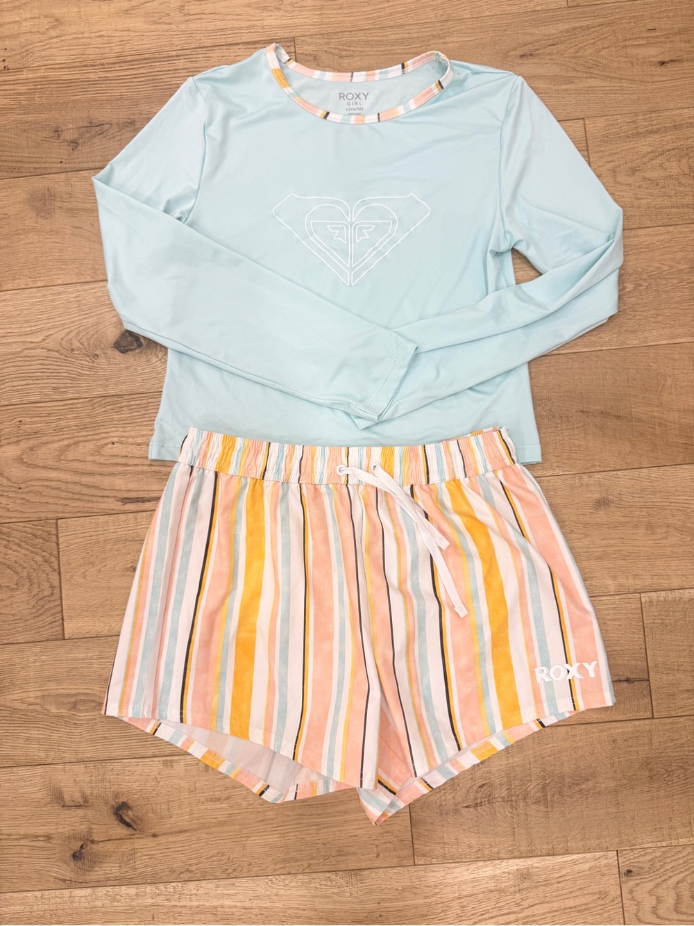 NWOT Roxy Set- rash guard and board shorts. L / 12-14